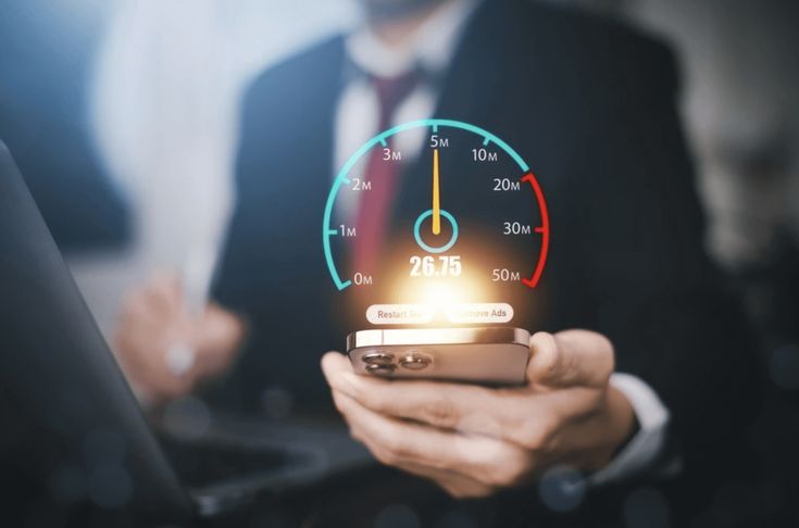 Prueba de velocidad de internet ejecutándose en una computadora conectada por cable de red