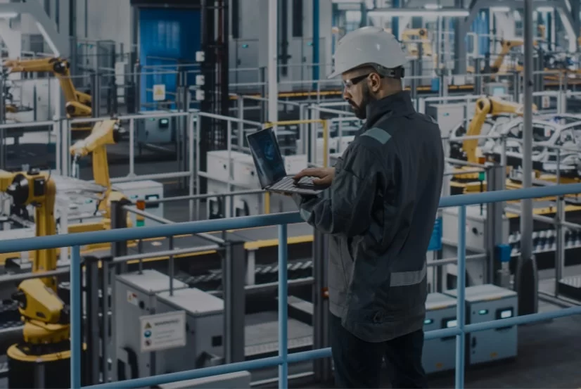 Cómputo empresarial para manufactura y estaciones en planta industrial